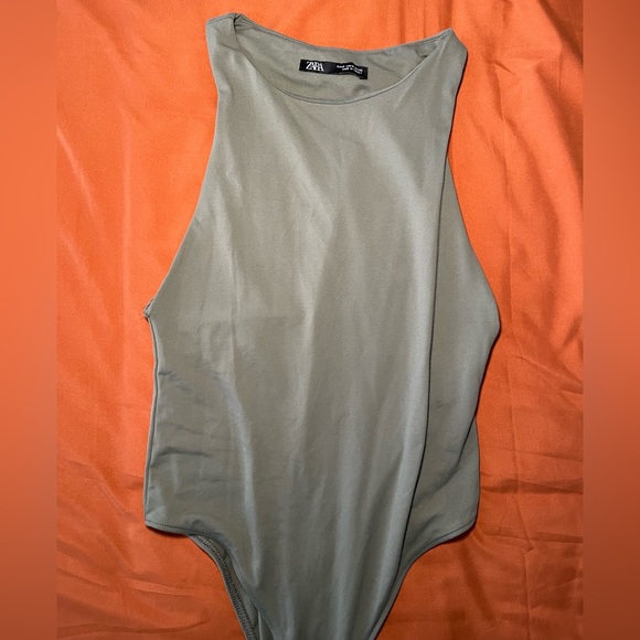 high neck halter bodysuit - Picture 4 of 6